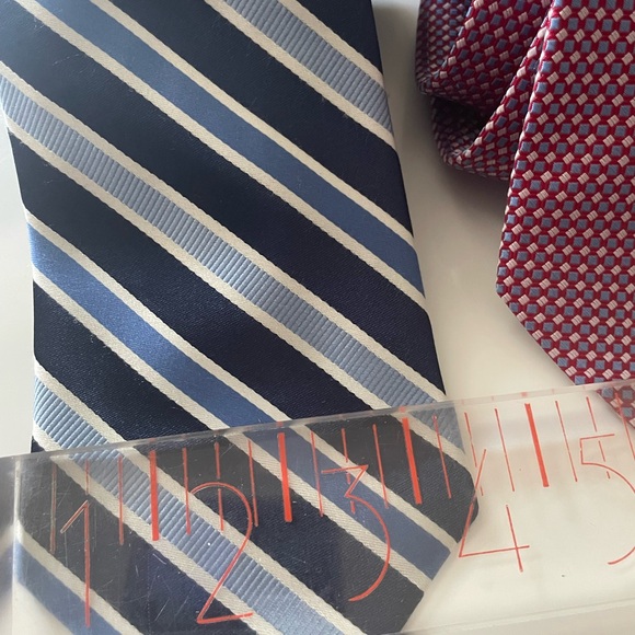 2 Izod Ties Bundle EUC - Picture 3 of 6